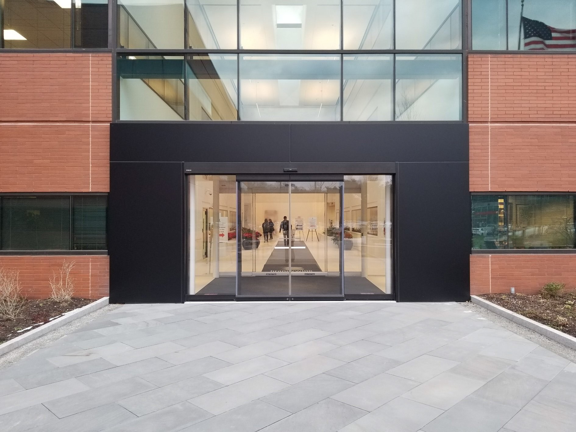 DuraGlide® All Glass 2000/3000 AllGlass Automatic Sliding Door